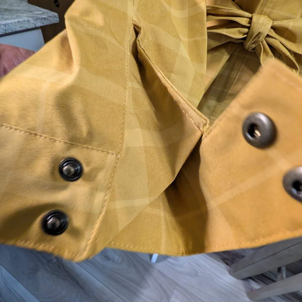 Royal Robbin Mobile Waterproof Large Gold Trench Plaid Coat, Women - Picture 6 of 11